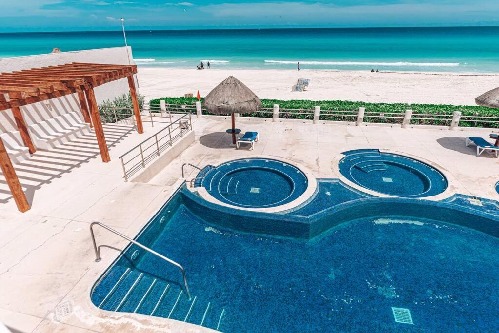 Cancun Marlin 32 外观 照片