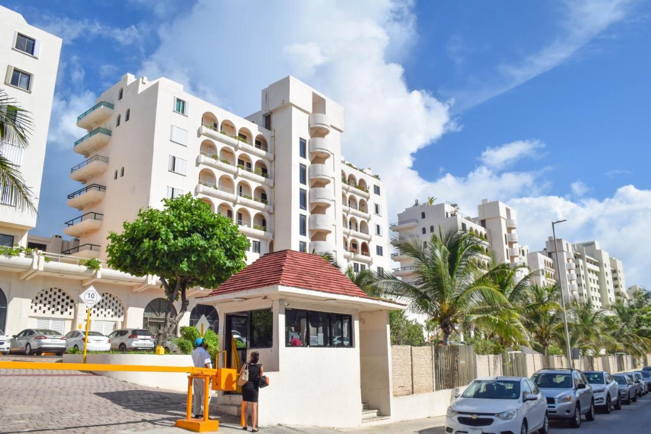 Cancun Marlin 32 外观 照片